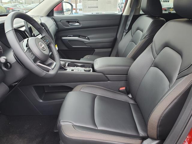 Photo of 2025 Scarlet Ember Nissan Pathfinder