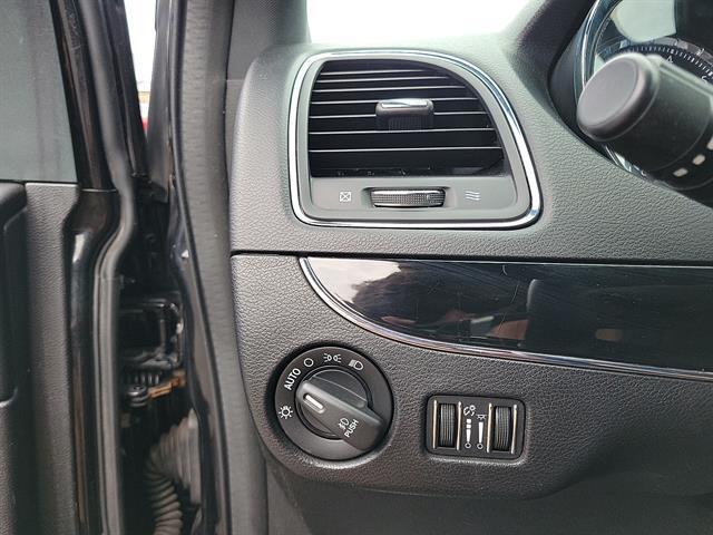 Photo of 2014 Brilliant Black Crystal Pearlcoat Chrysler Town & Country