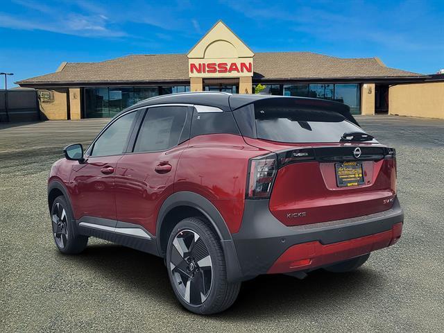 Photo of 2025 2t Red Blk Roof Nissan Kicks