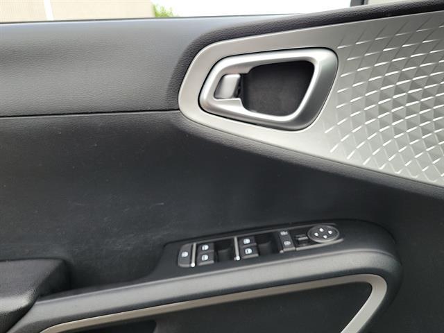 Photo of 2021 Snow White Pearl Kia Soul