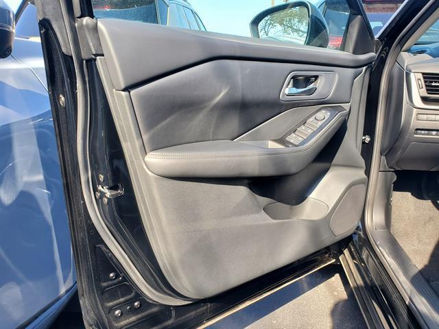 Photo of 2025 Black Nissan Rogue