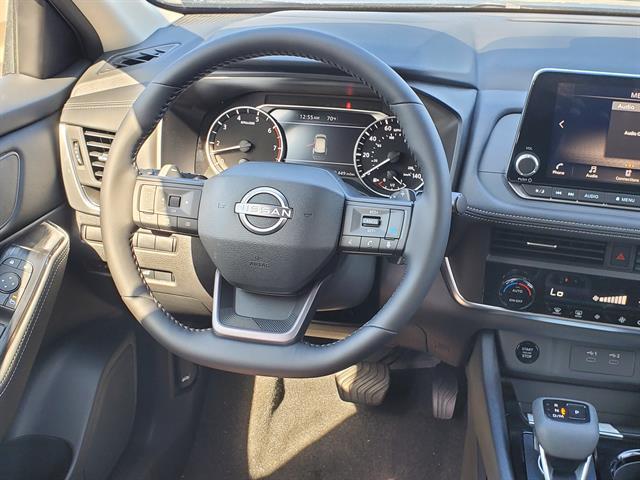 Photo of 2025 Black Nissan Rogue