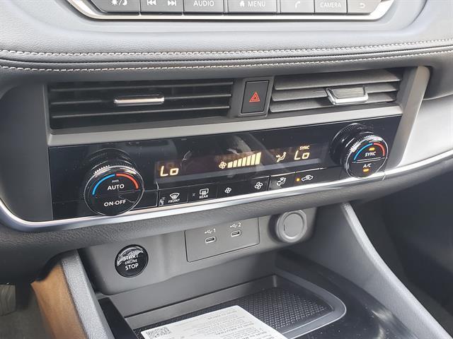 Photo of 2025 Black Nissan Rogue