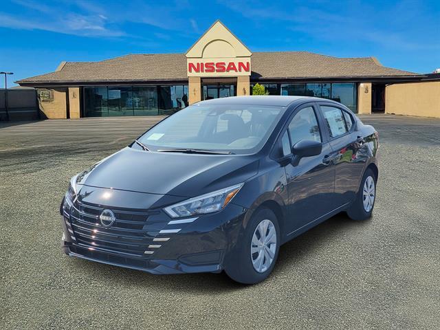 Photo of 2025 Black Nissan Versa