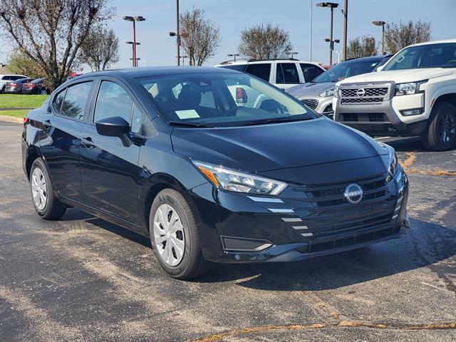 Photo of 2025 Black Nissan Versa