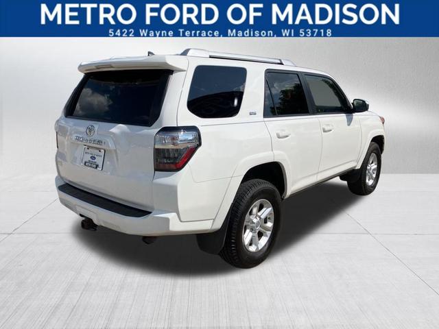 Photo of 2015 Super White Toyota 4Runner