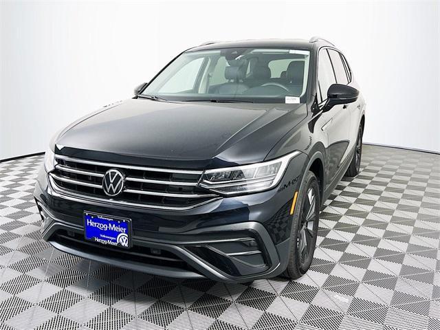 Photo of 2024 Deep Black Pearl Effect Volkswagen Tiguan