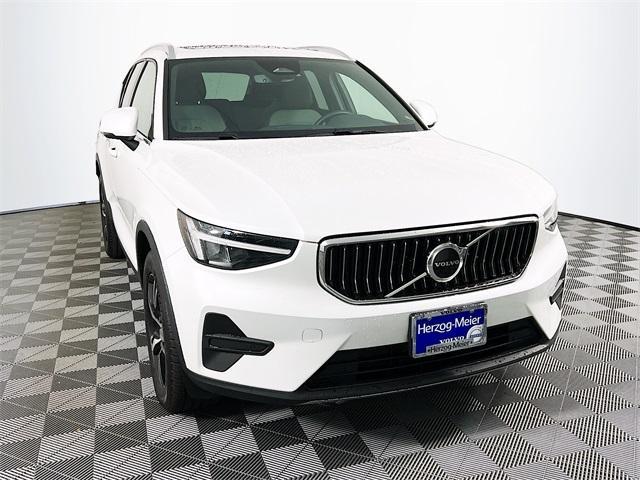 2025 Volvo XC40