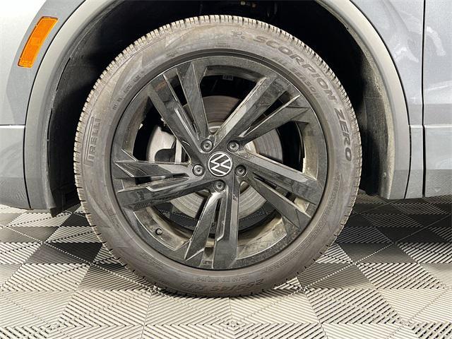 Photo of 2023 Platinum Gray Metallic Volkswagen Tiguan