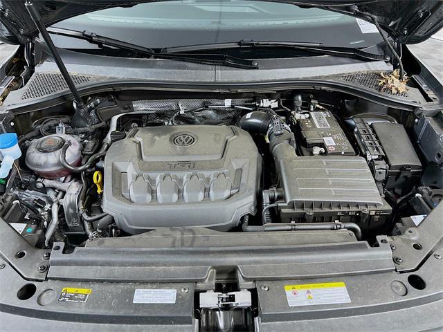 Photo of 2023 Platinum Gray Metallic Volkswagen Tiguan
