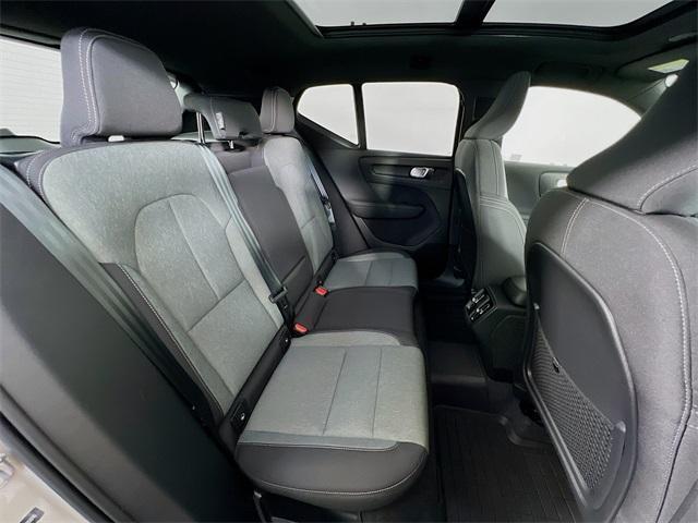 Photo of 2024 Volvo XC40