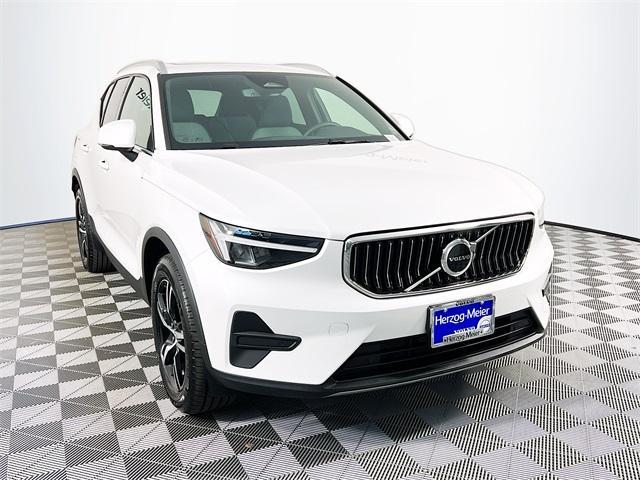 2025 Volvo XC40