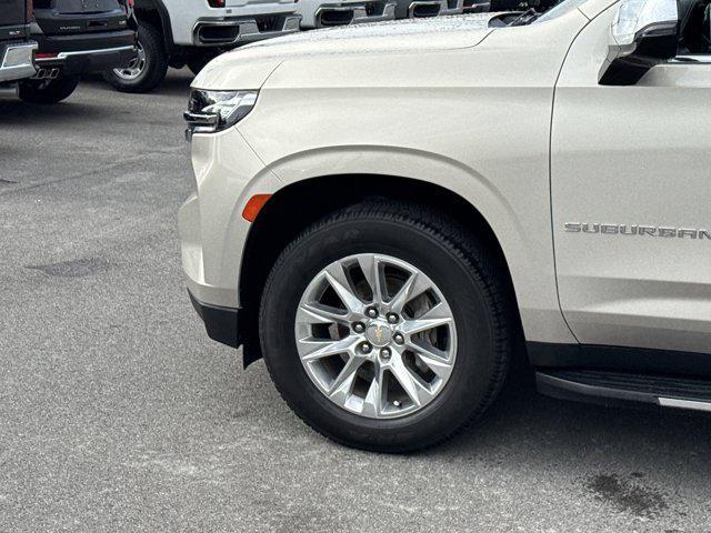 Photo of 2021 Empire Beige Metallic Chevrolet Suburban