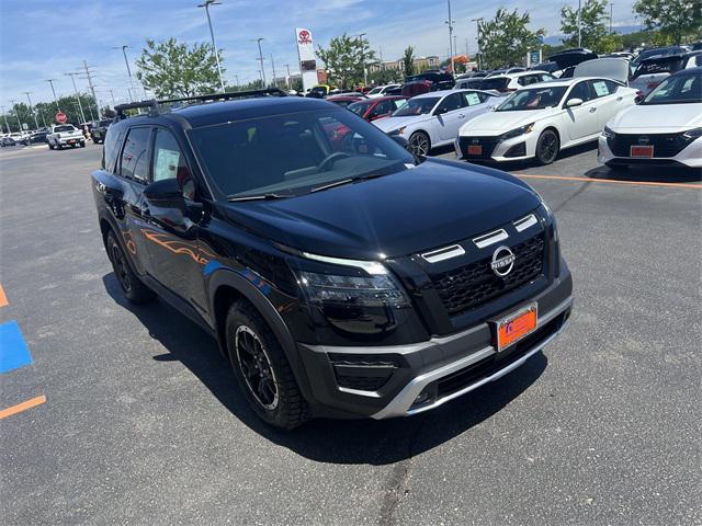 Photo of 2025 Super Black Nissan Pathfinder