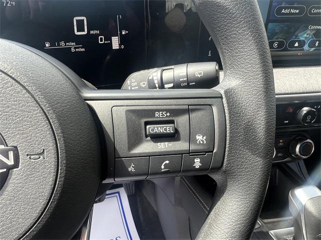 Photo of 2025 Super Black Nissan Kicks