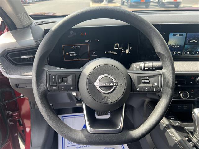 Photo of 2025 Super Black Nissan Kicks