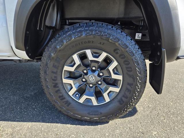 Photo of 2022 White Toyota Tacoma