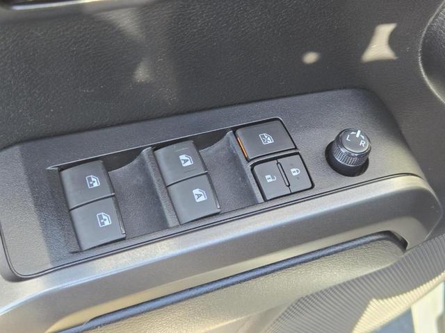 Photo of 2022 White Toyota Tacoma