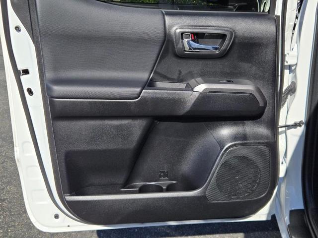 Photo of 2022 White Toyota Tacoma