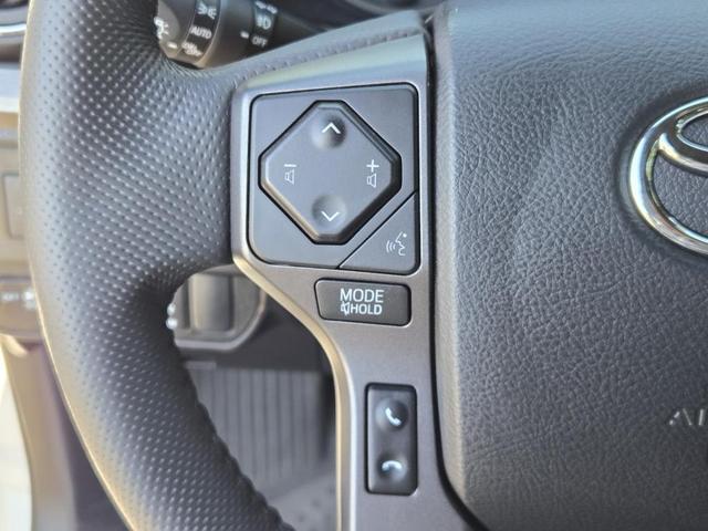 Photo of 2022 White Toyota Tacoma