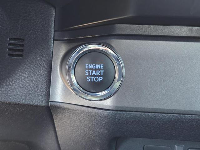 Photo of 2022 White Toyota Tacoma
