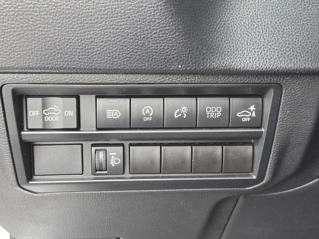 Photo of 2022 White Toyota Tundra