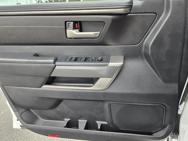 Photo of 2022 White Toyota Tundra