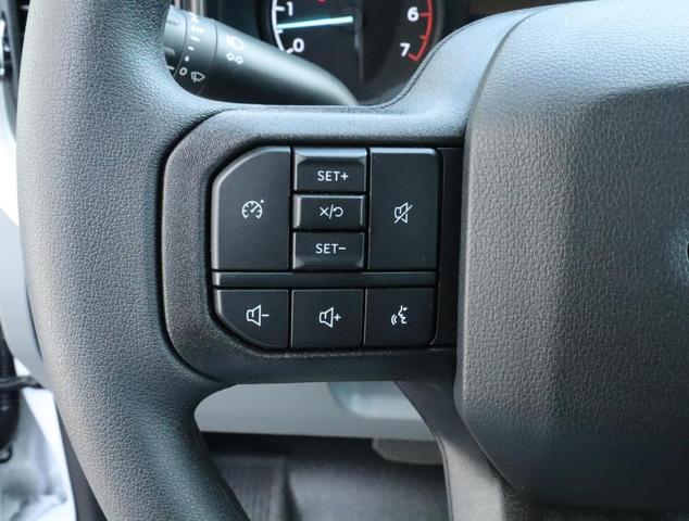 Photo of 2024 Oxford White Ford F-350