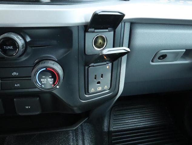 Photo of 2024 Oxford White Ford F-350