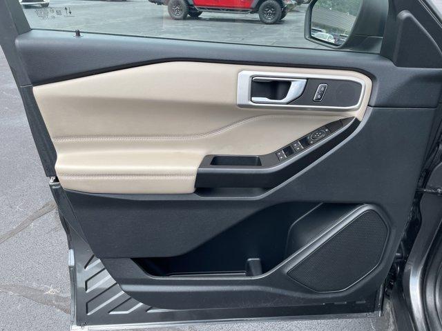 Photo of 2020 Magnetic Metallic Ford Explorer
