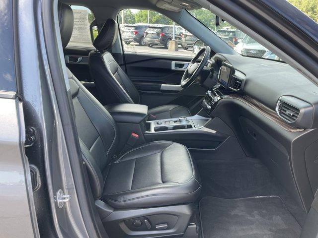 Photo of 2022 Carbonized Gray Metallic Ford Explorer