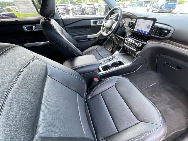 Photo of 2022 Carbonized Gray Metallic Ford Explorer