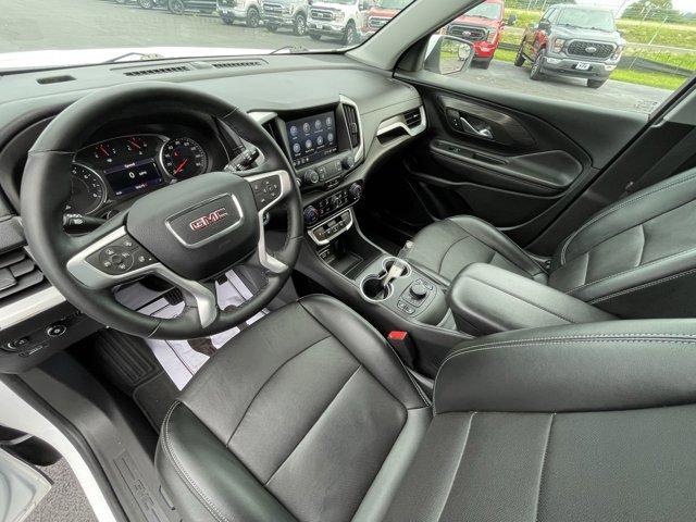 Photo of 2023 Summit White GMC Terrain