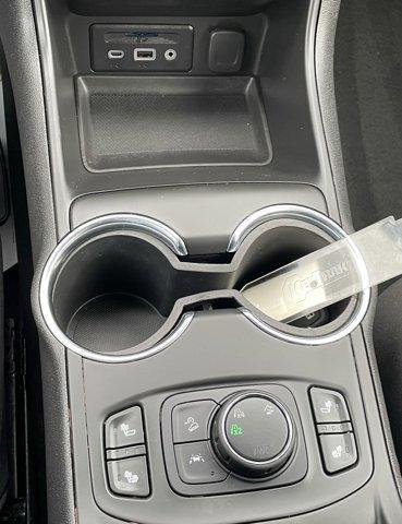 Photo of 2023 Summit White GMC Terrain