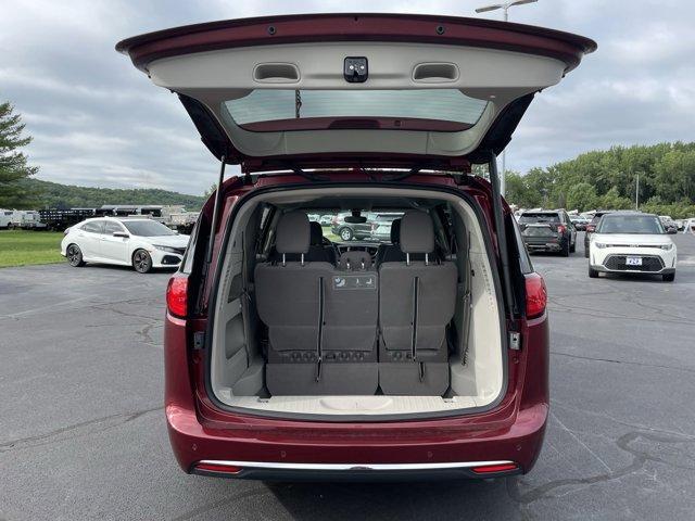 Photo of 2020 Velvet Red Pearlcoat Chrysler Pacifica