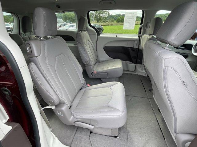 Photo of 2020 Velvet Red Pearlcoat Chrysler Pacifica
