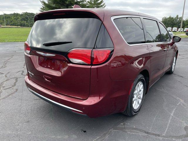Photo of 2020 Velvet Red Pearlcoat Chrysler Pacifica