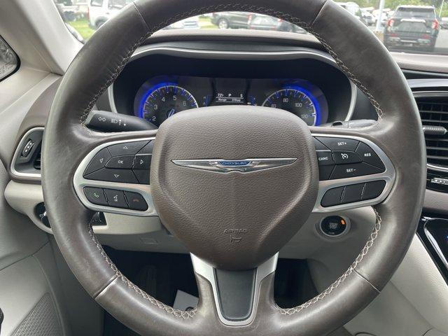 Photo of 2020 Velvet Red Pearlcoat Chrysler Pacifica