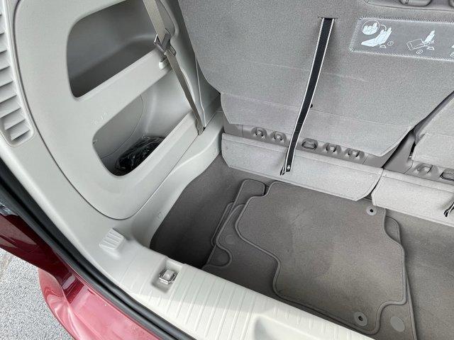 Photo of 2020 Velvet Red Pearlcoat Chrysler Pacifica