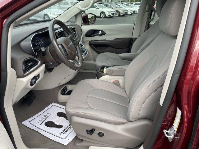 Photo of 2020 Velvet Red Pearlcoat Chrysler Pacifica