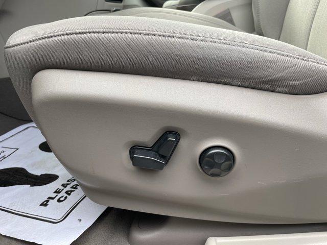 Photo of 2020 Velvet Red Pearlcoat Chrysler Pacifica