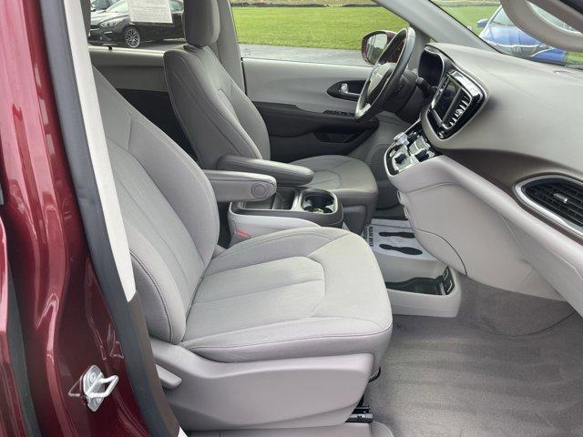 Photo of 2020 Velvet Red Pearlcoat Chrysler Pacifica