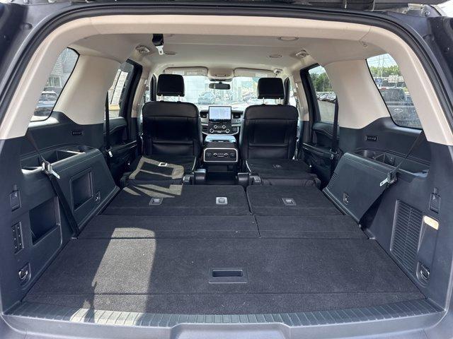 Photo of 2024 Green Ford Expedition