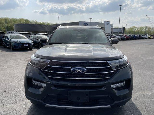 Photo of 2022 Green Metallic Ford Explorer