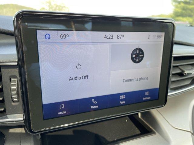 Photo of 2022 Green Metallic Ford Explorer
