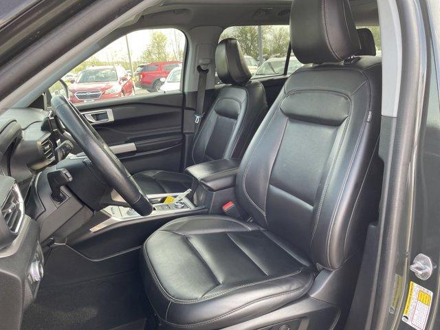 Photo of 2022 Green Metallic Ford Explorer