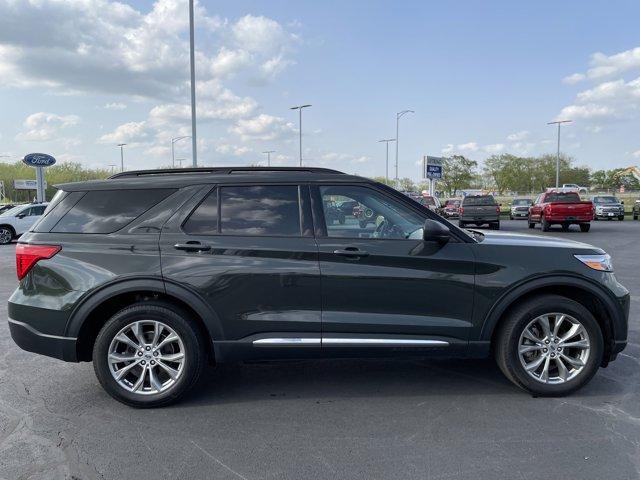 Photo of 2022 Green Metallic Ford Explorer