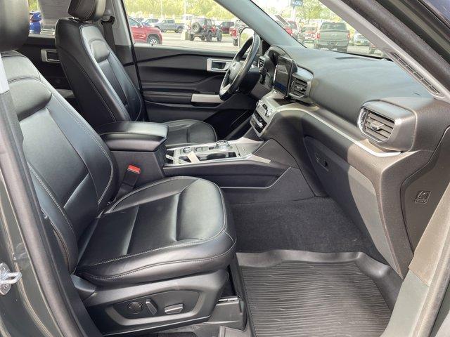 Photo of 2022 Green Metallic Ford Explorer