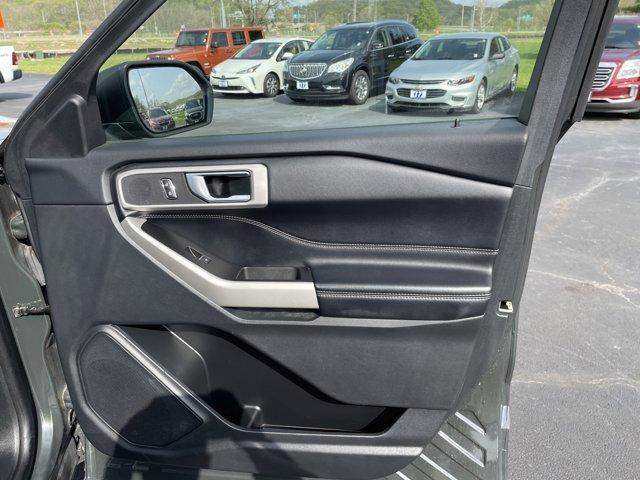Photo of 2022 Green Metallic Ford Explorer
