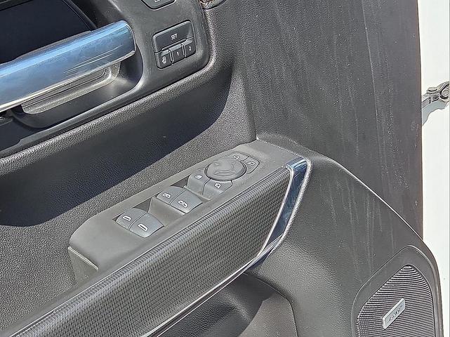 Photo of 2021 Summit White GMC Sierra 1500